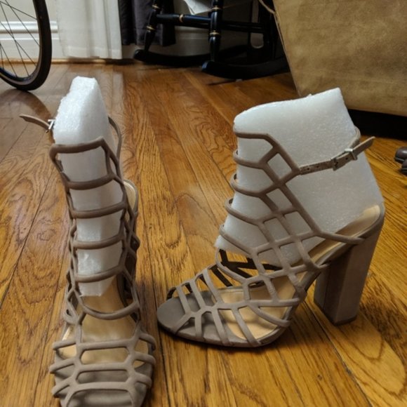 NWOT Schutz Jaden Sandal Neutral -- 8 size - Picture 5 of 7